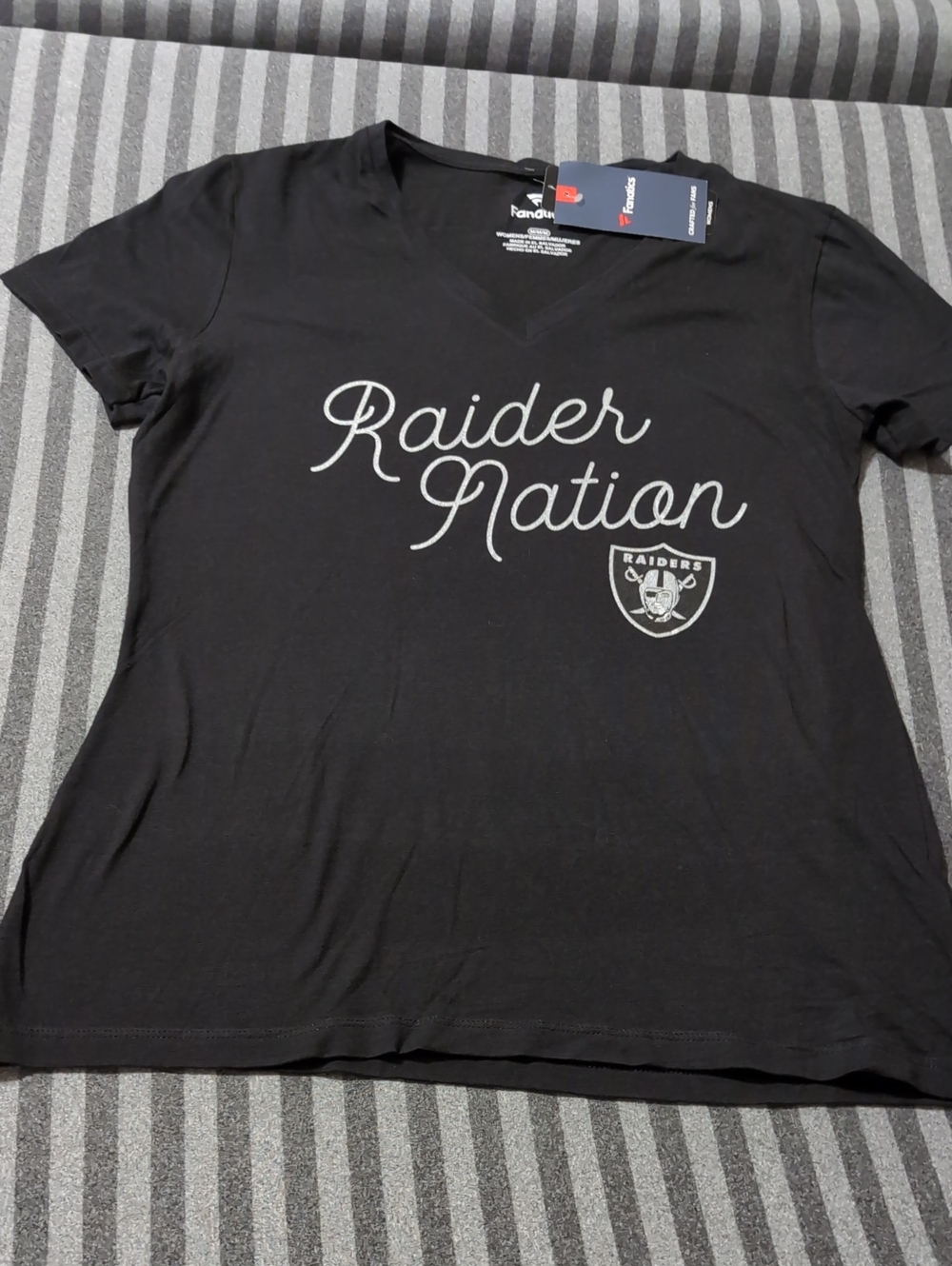 Fanatics Black Raiders Nation V-Neck Tee M NWT Women